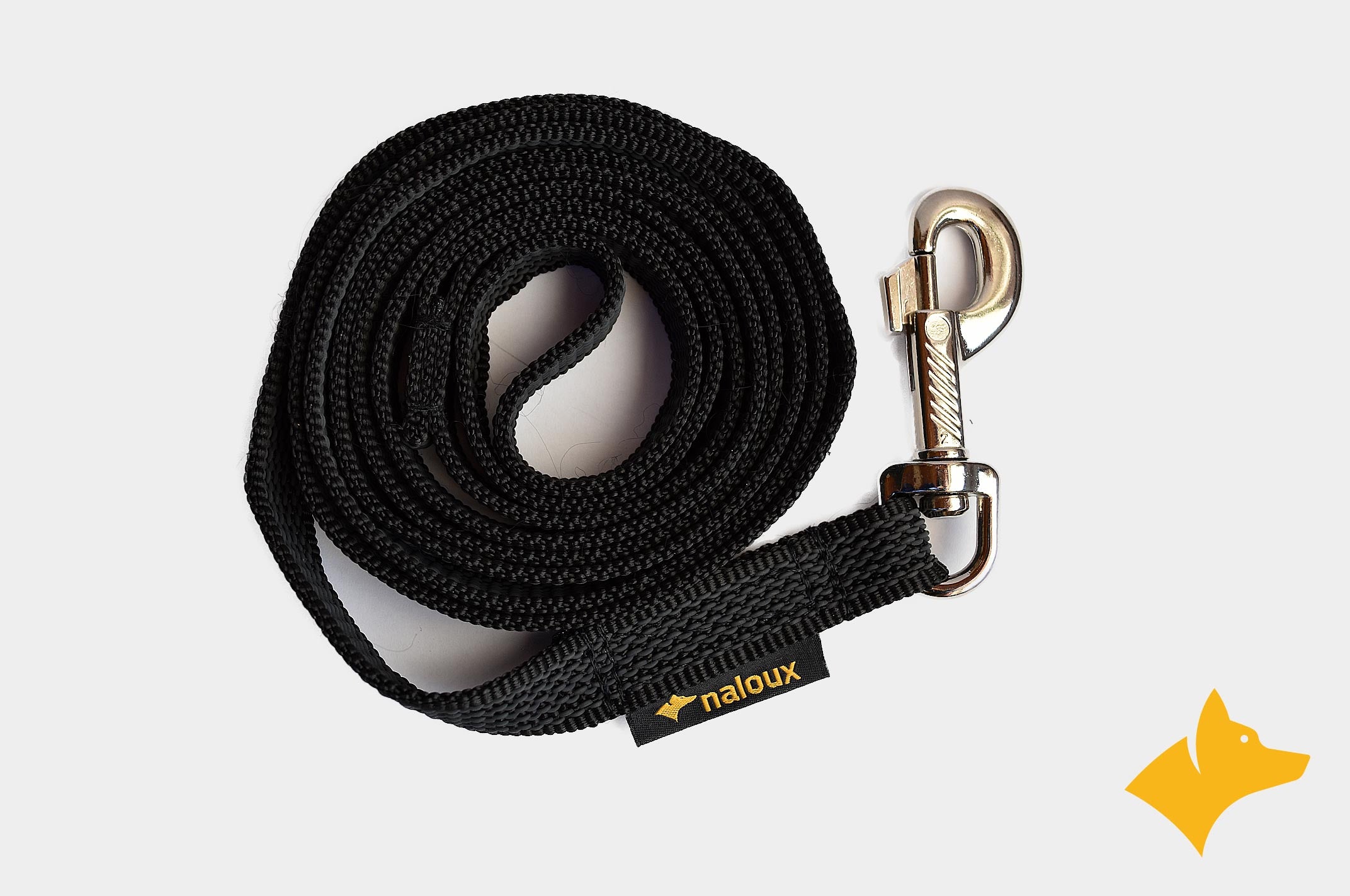 2 meter lead with black rubberized hand strap